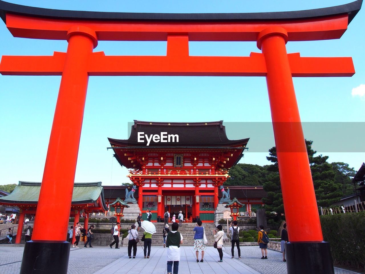 People at fushimi inari-taisha