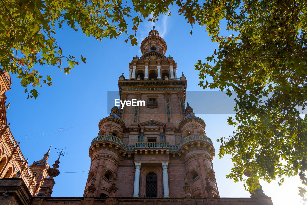 LOW ANGLE VIEW OF A STATUE