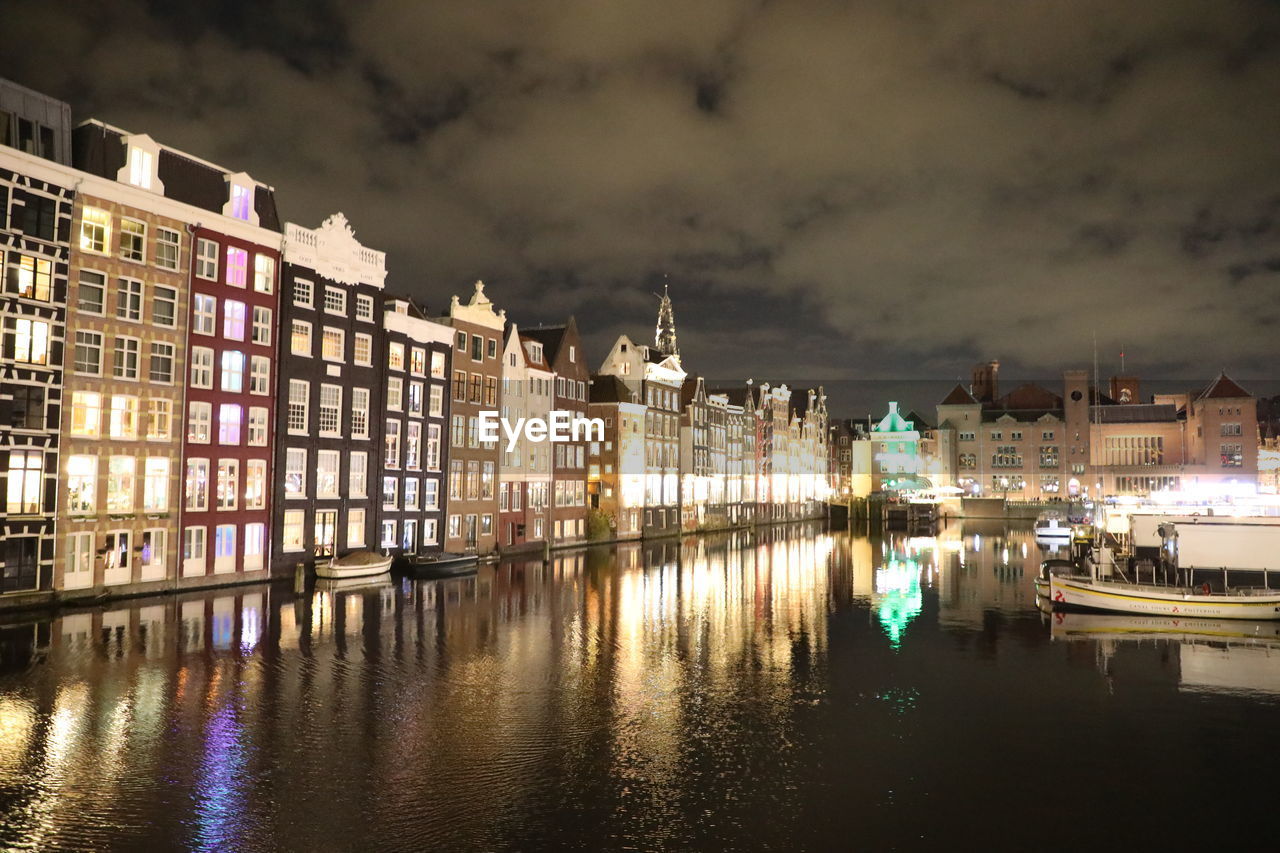 BUILDINGS AT WATERFRONT