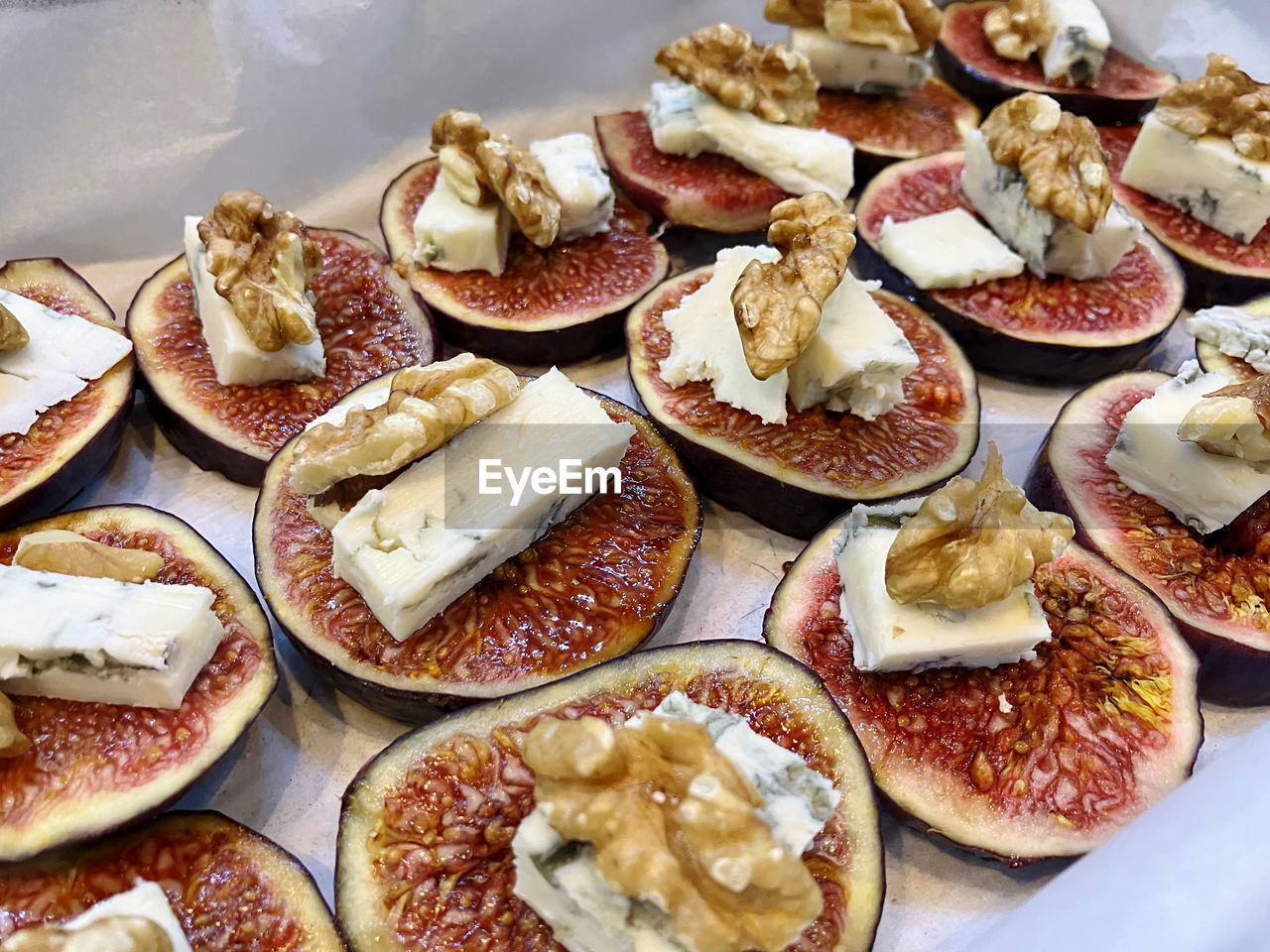 Figs with gorgonzola and walnuts