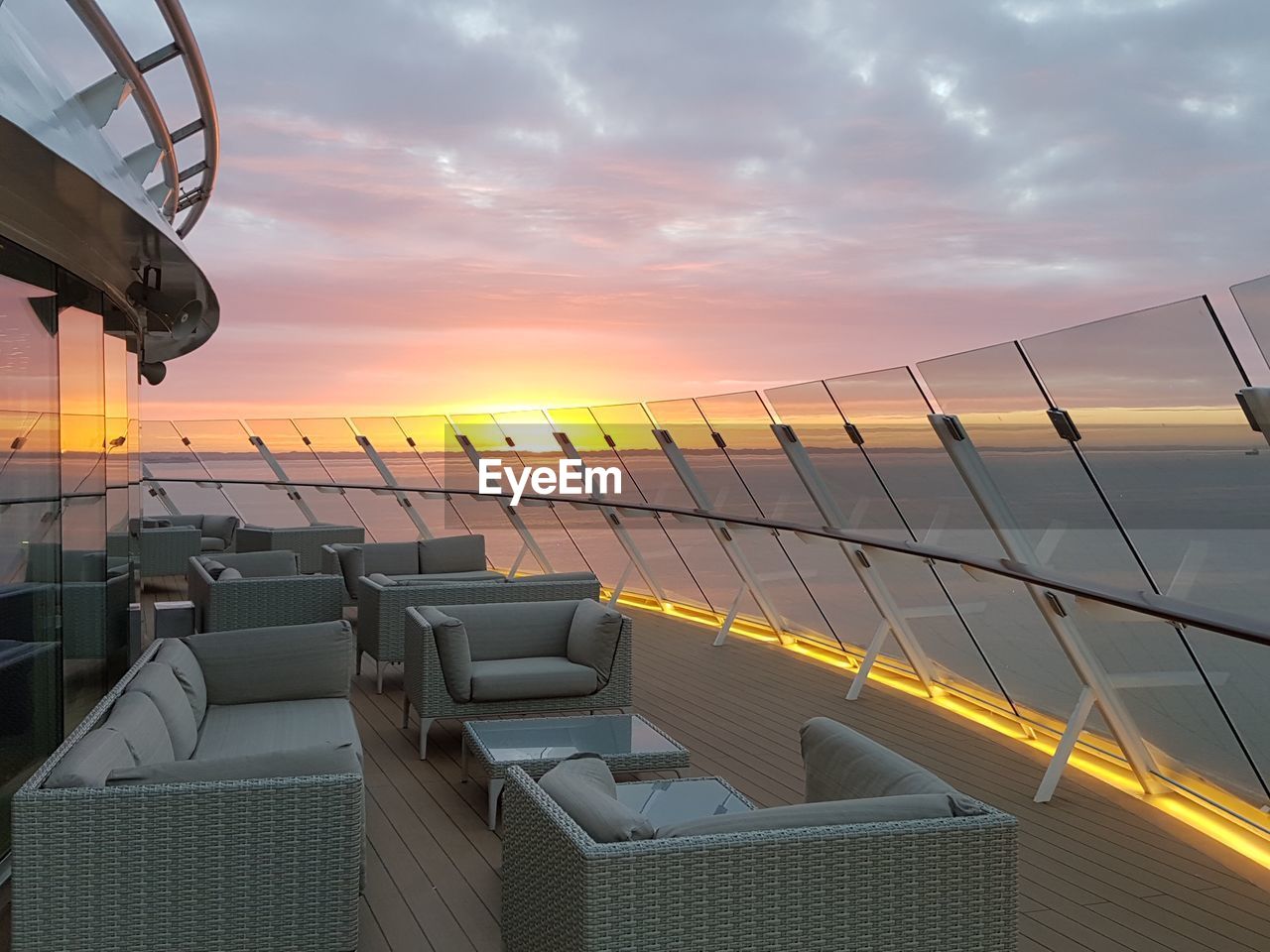 VIEW OF SEA AGAINST SKY DURING SUNSET