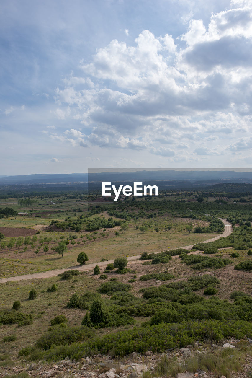 IDYLLIC VIEW OF LANDSCAPE AGAINST SKY