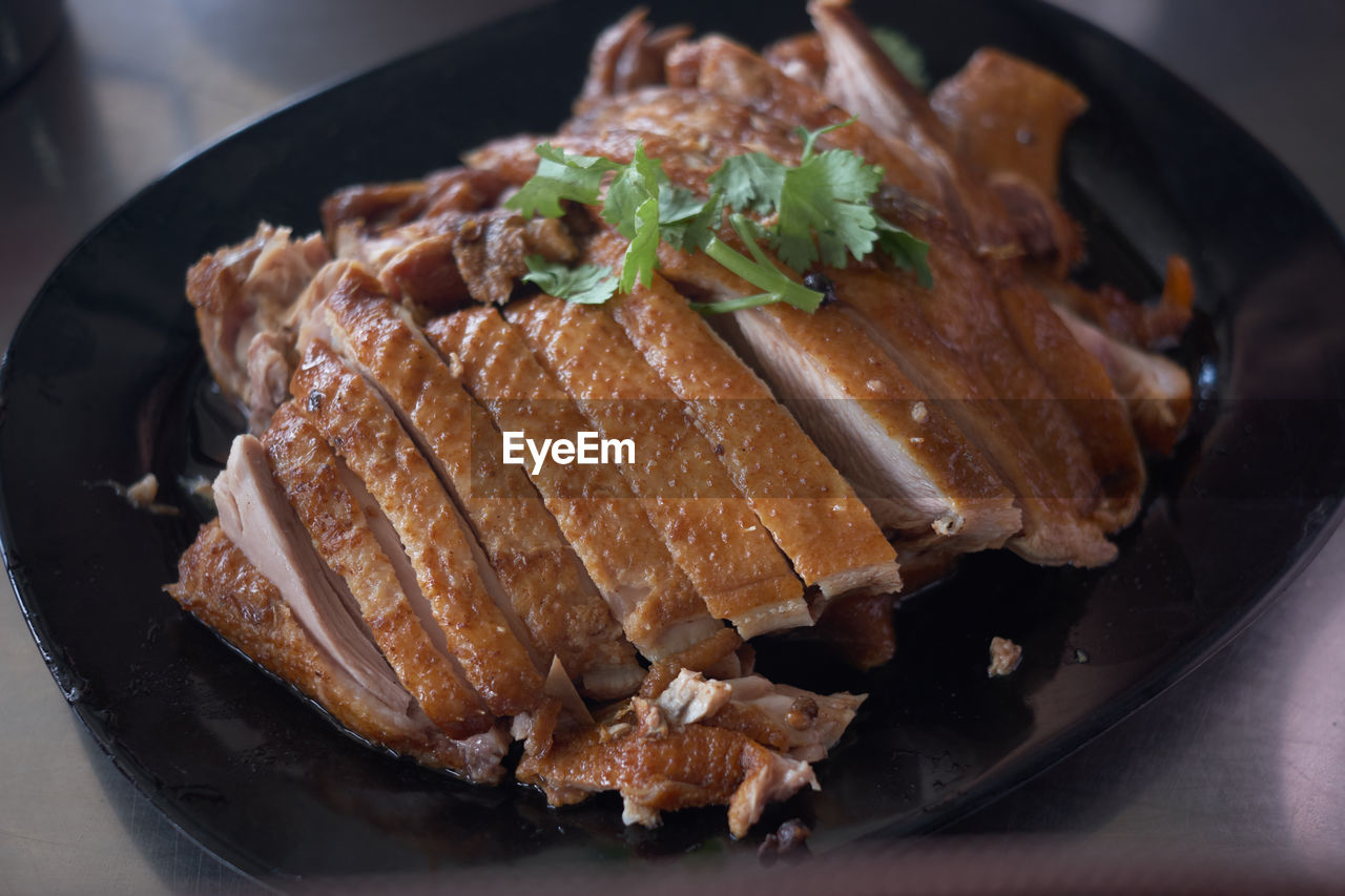 HIGH ANGLE VIEW OF FOOD IN TRAY