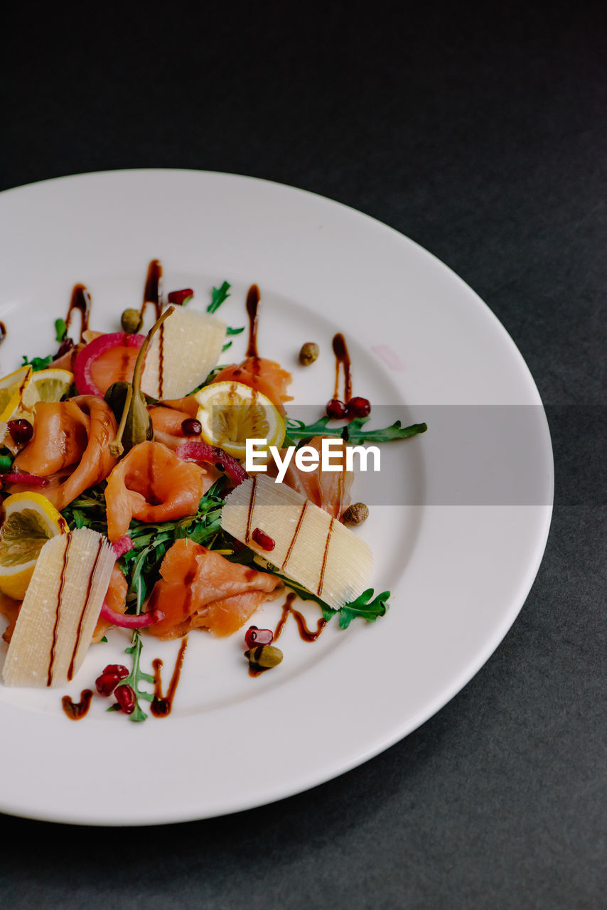 HIGH ANGLE VIEW OF MEAL SERVED IN PLATE