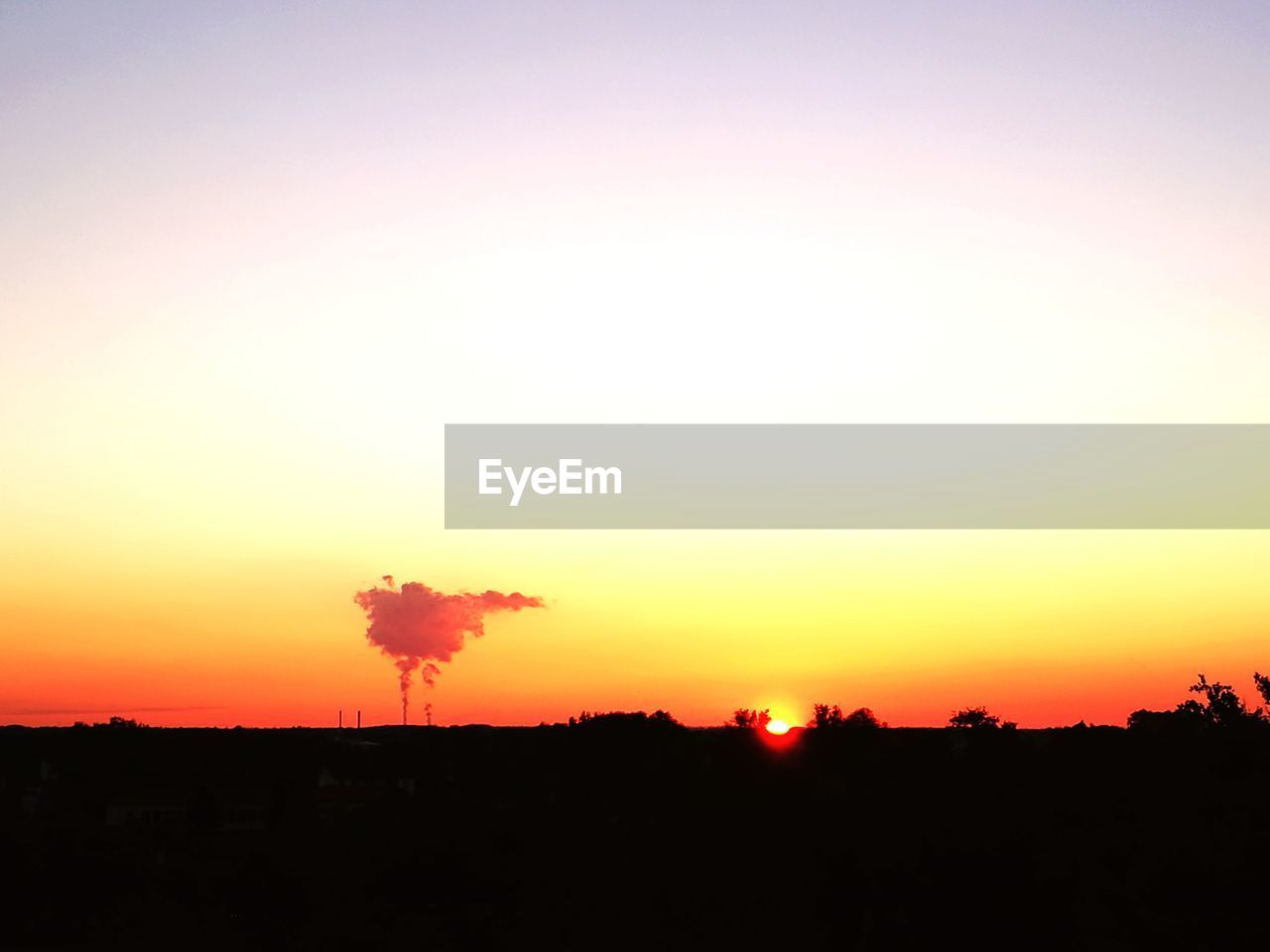 SCENIC VIEW OF SILHOUETTE LANDSCAPE AGAINST SKY DURING SUNSET