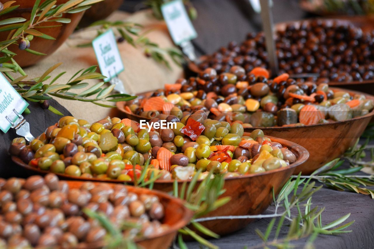 CLOSE-UP OF VEGETABLES FOR SALE IN MARKET STALL