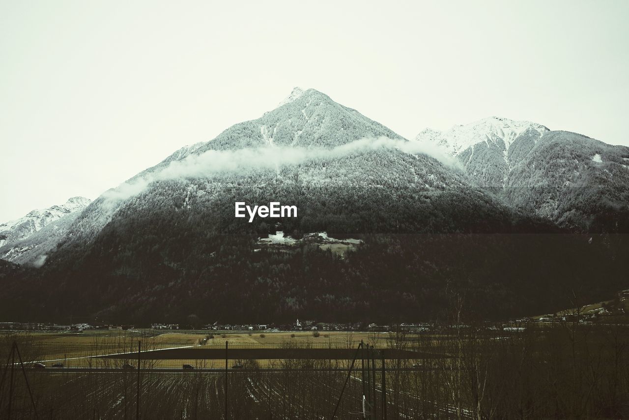 SCENIC VIEW OF SNOW AGAINST SKY