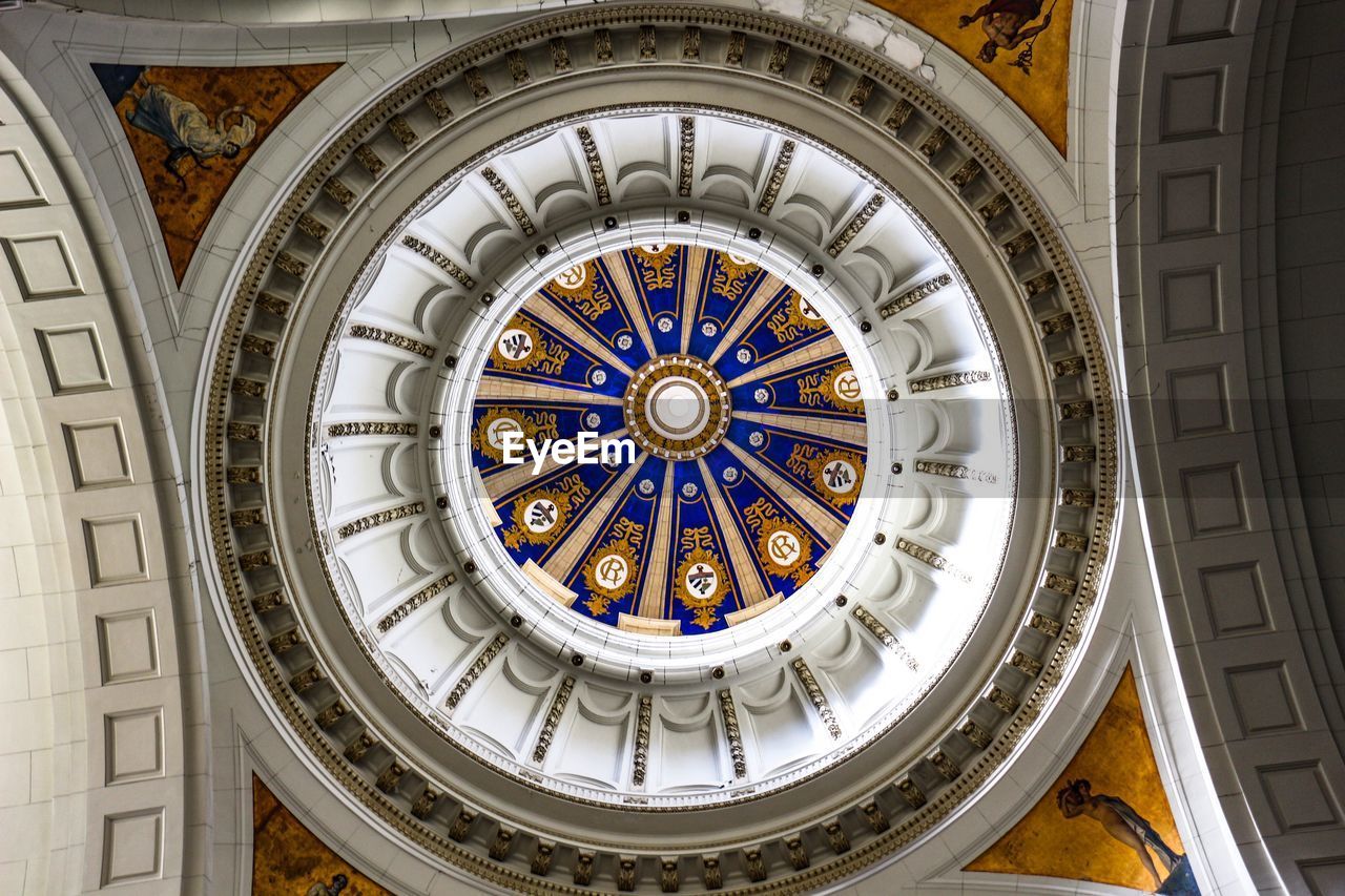 LOW ANGLE VIEW OF DOME OF CATHEDRAL