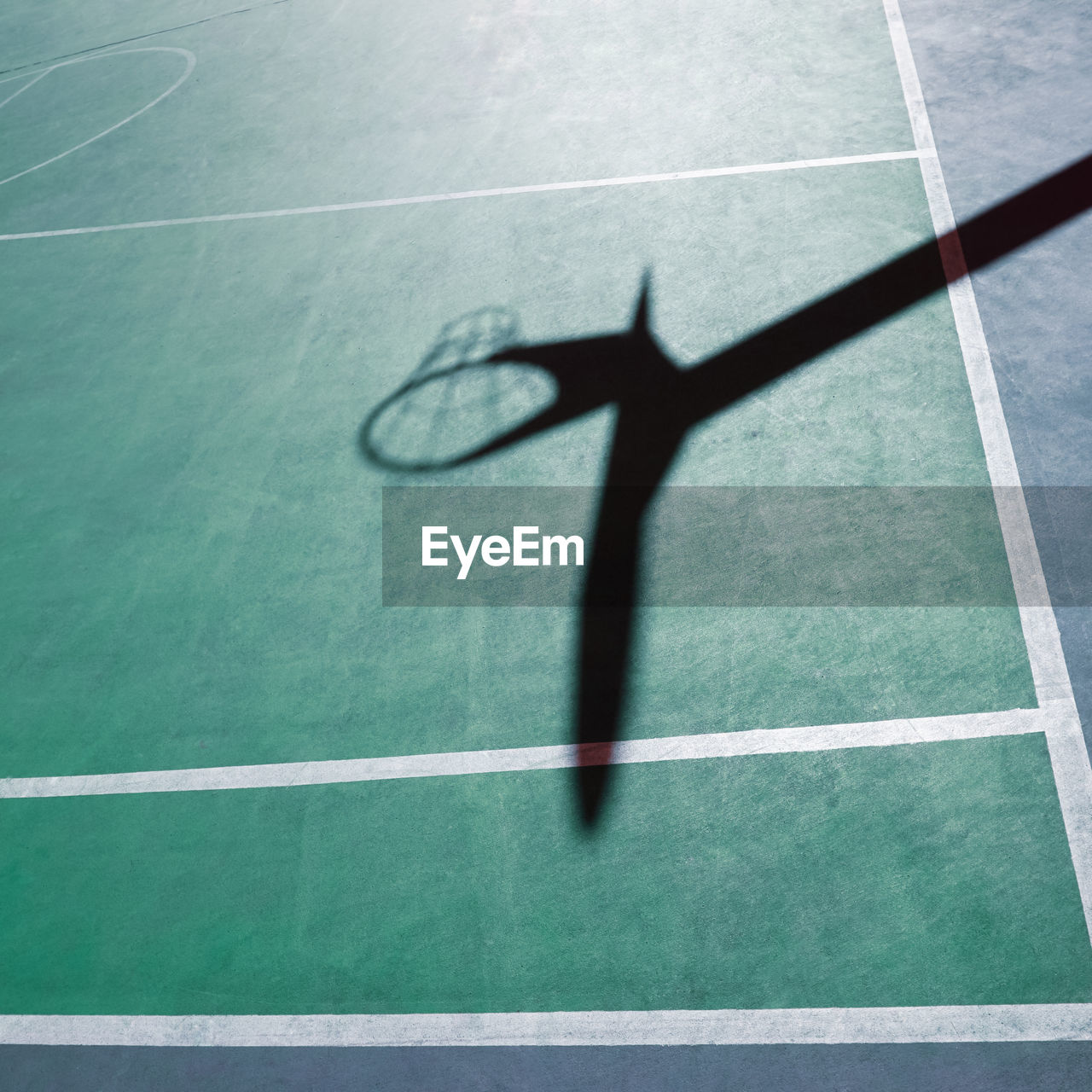 sports, shadow, line, high angle view, green, flooring, no people, day, net, tennis, nature, outdoors, competition, floor