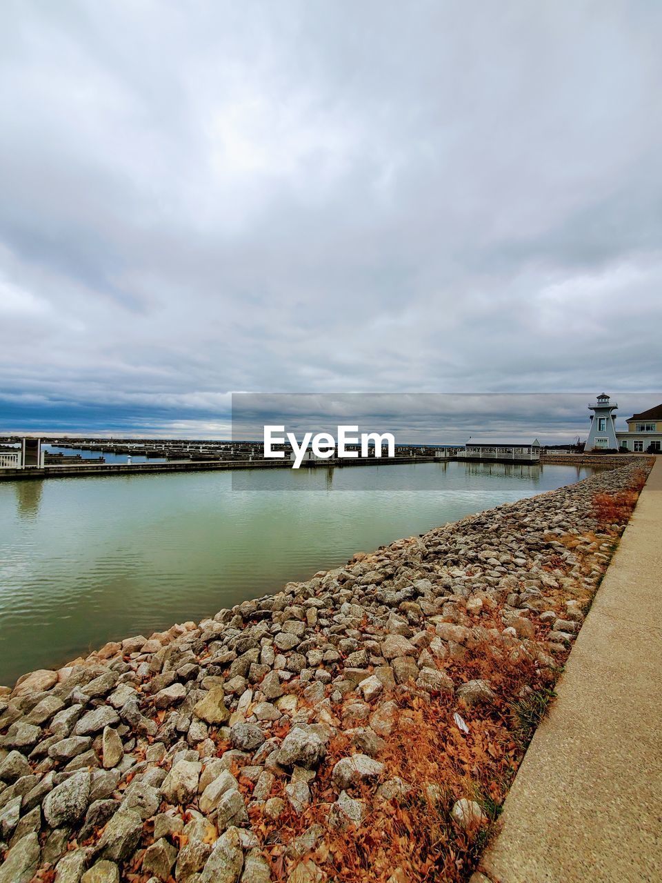 Scenic view of lake ontario against sky