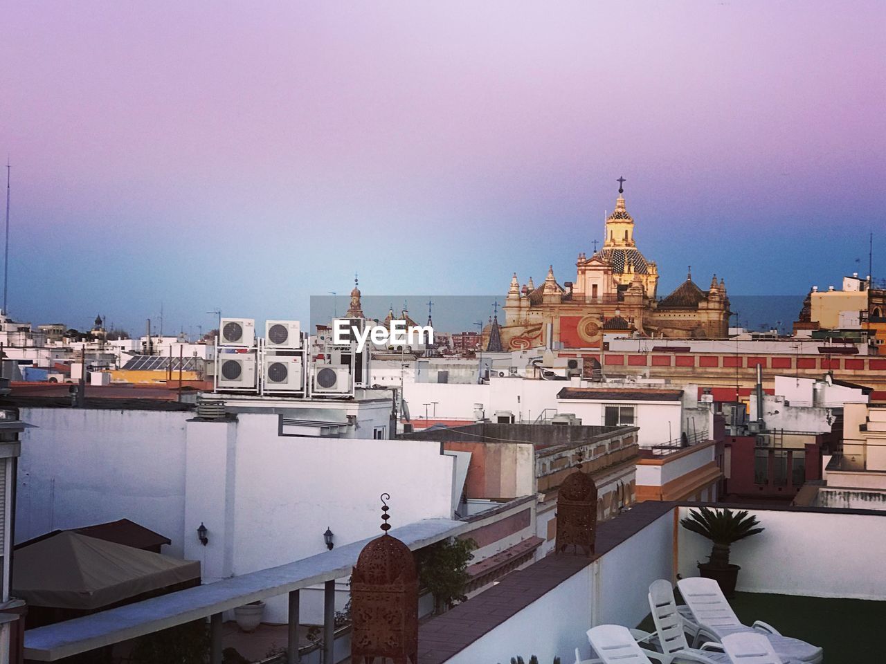 VIEW OF BUILDINGS AGAINST SKY