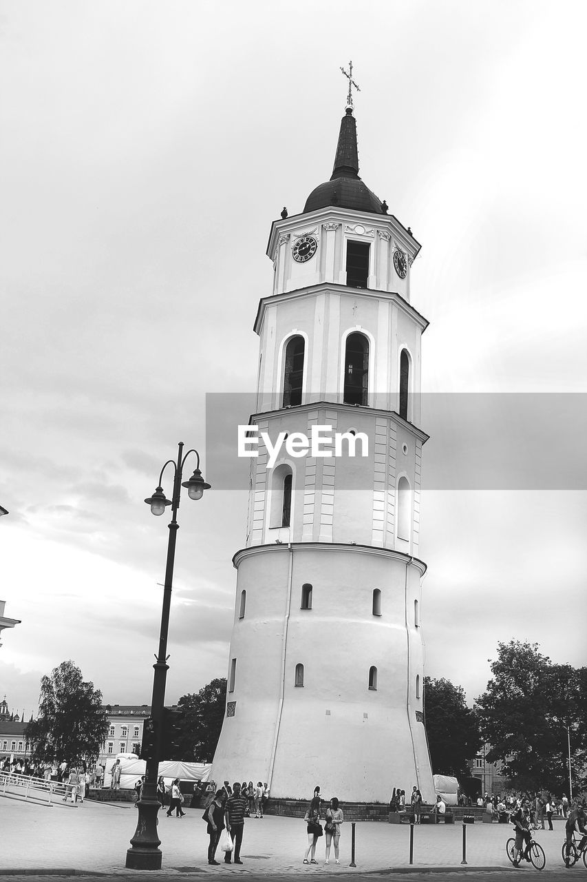 LOW ANGLE VIEW OF CLOCK TOWER AGAINST SKY