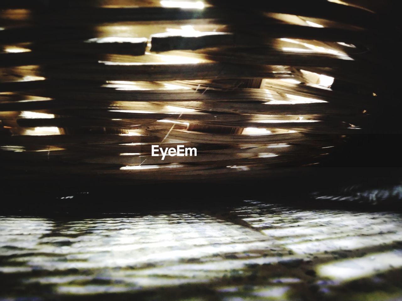 SURFACE LEVEL OF WET WATER