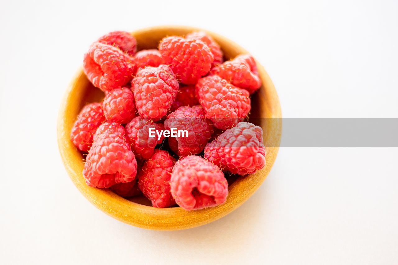 food and drink, food, raspberry, fruit, healthy eating, plant, berry, produce, freshness, wellbeing, white background, strawberry, studio shot, cut out, red, indoors, bowl, sweet food, no people, dessert, close-up, breakfast, ripe