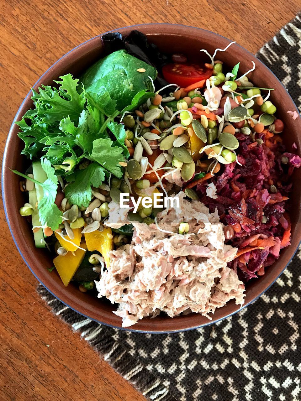 HIGH ANGLE VIEW OF CHOPPED VEGETABLES ON TABLE