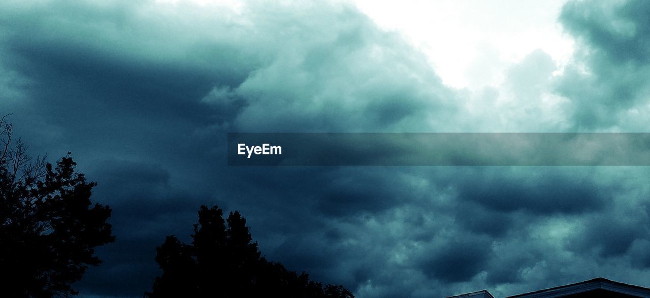 LOW ANGLE VIEW OF CLOUDY SKY OVER CLOUDS