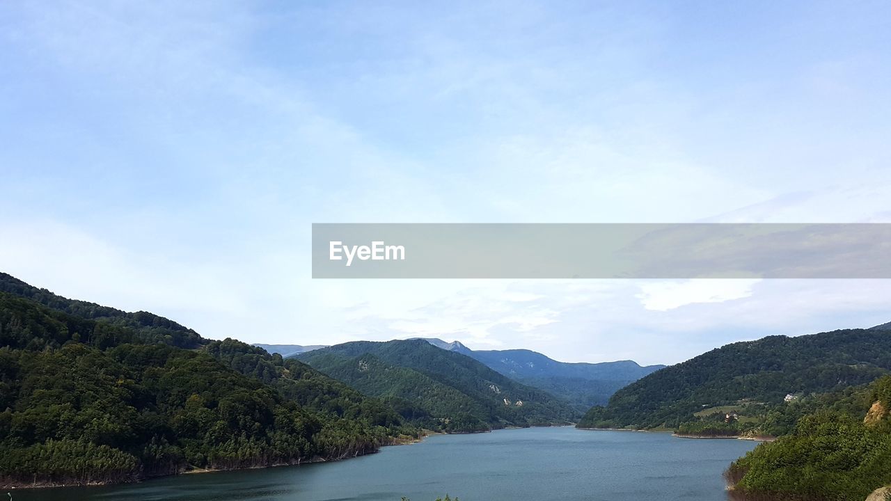 SCENIC VIEW OF RIVER AGAINST SKY