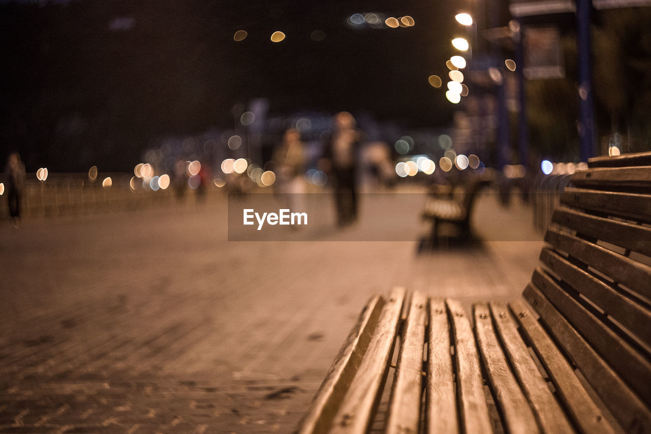 SURFACE LEVEL OF ILLUMINATED STREET IN CITY