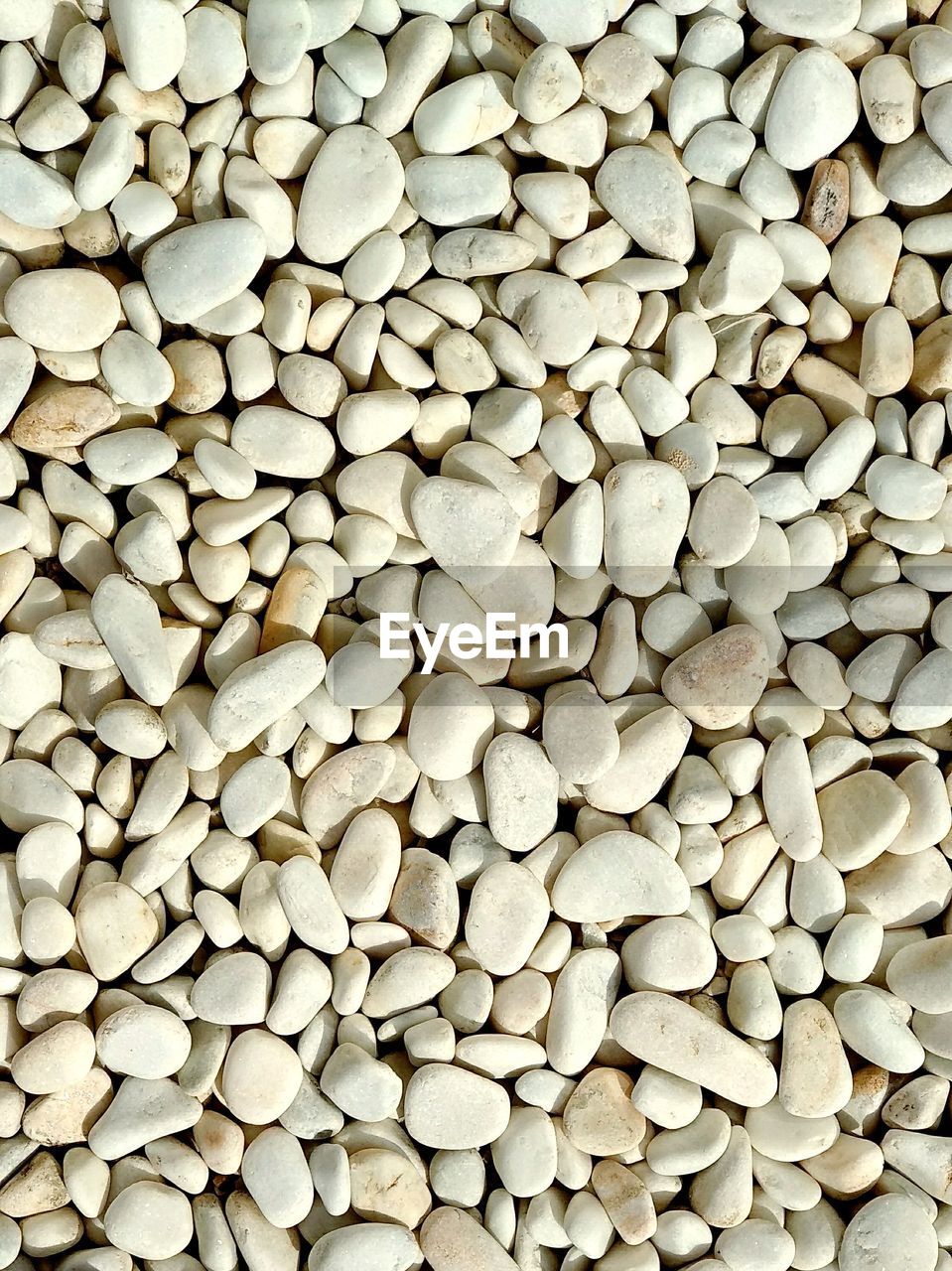 CLOSE-UP OF STONES