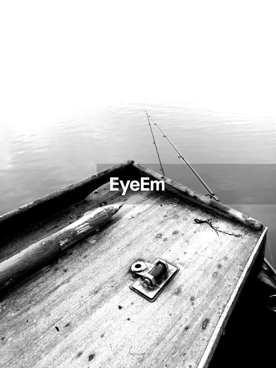 VIEW OF BOATS IN WATER