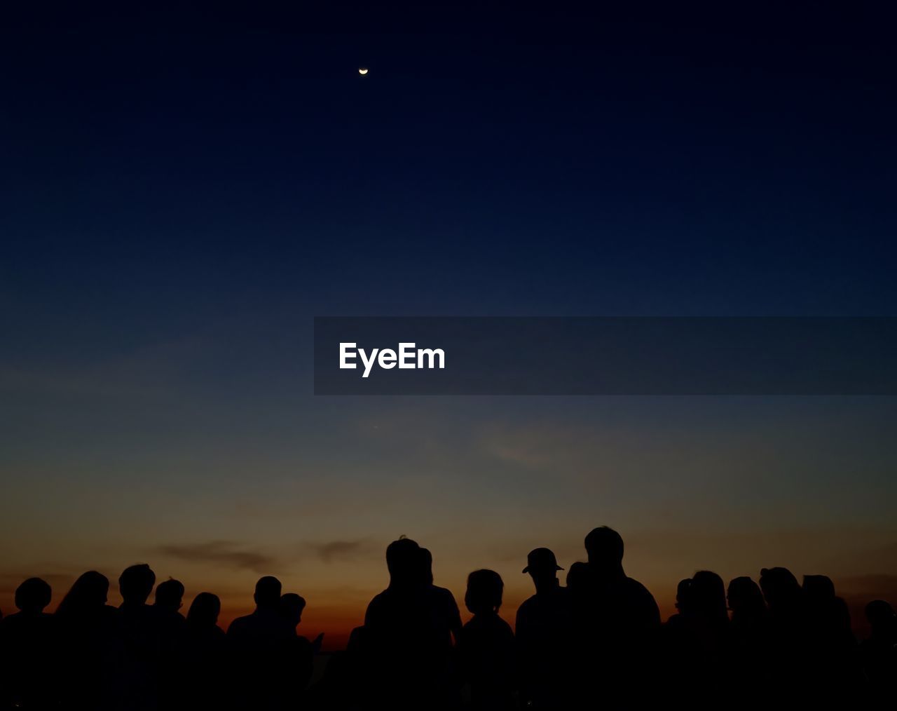 silhouette, sky, group of people, horizon, dawn, moon, night, crowd, nature, large group of people, sunset, evening, outdoors, astronomical object, beauty in nature, men, copy space, scenics - nature, leisure activity