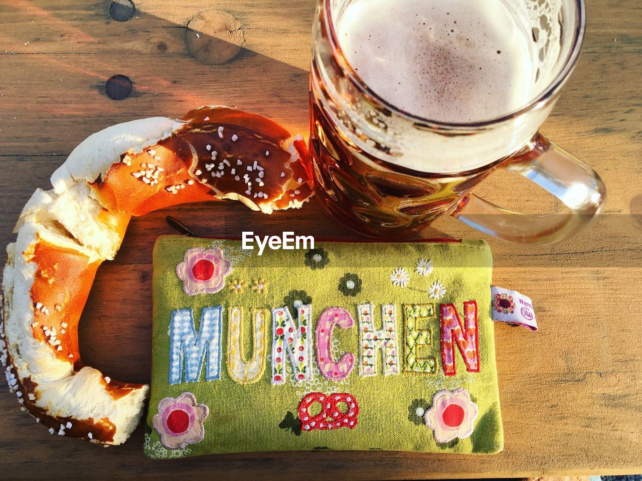 CLOSE-UP OF FOOD ON TABLE