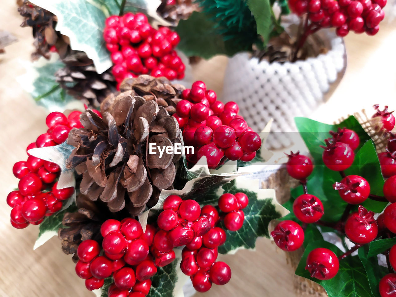 HIGH ANGLE VIEW OF CHERRIES IN CONTAINER