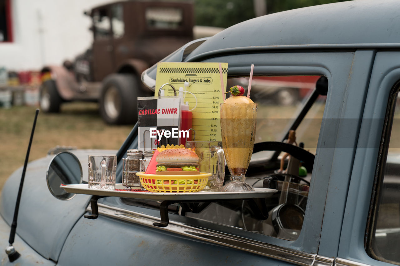 CLOSE-UP OF VINTAGE CAR