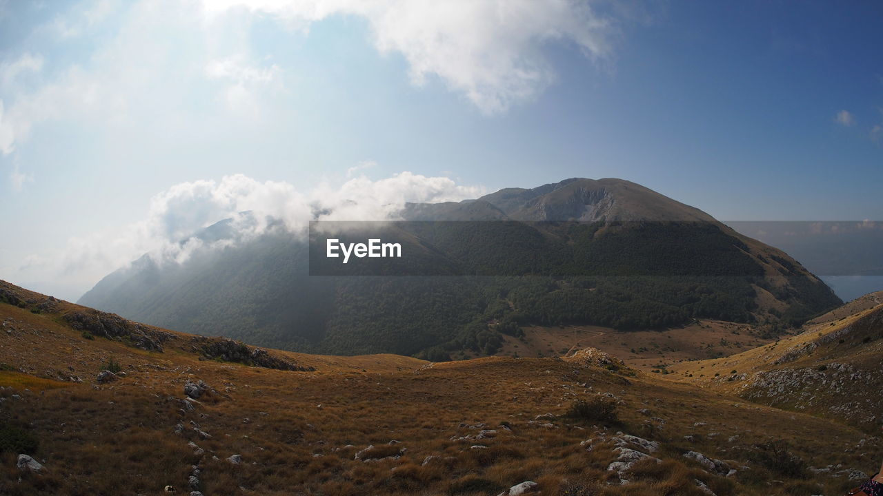 PANORAMIC VIEW OF LANDSCAPE AGAINST SKY