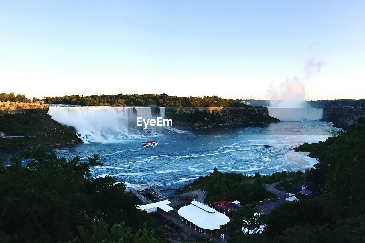 VIEW OF NIAGARA FALLS