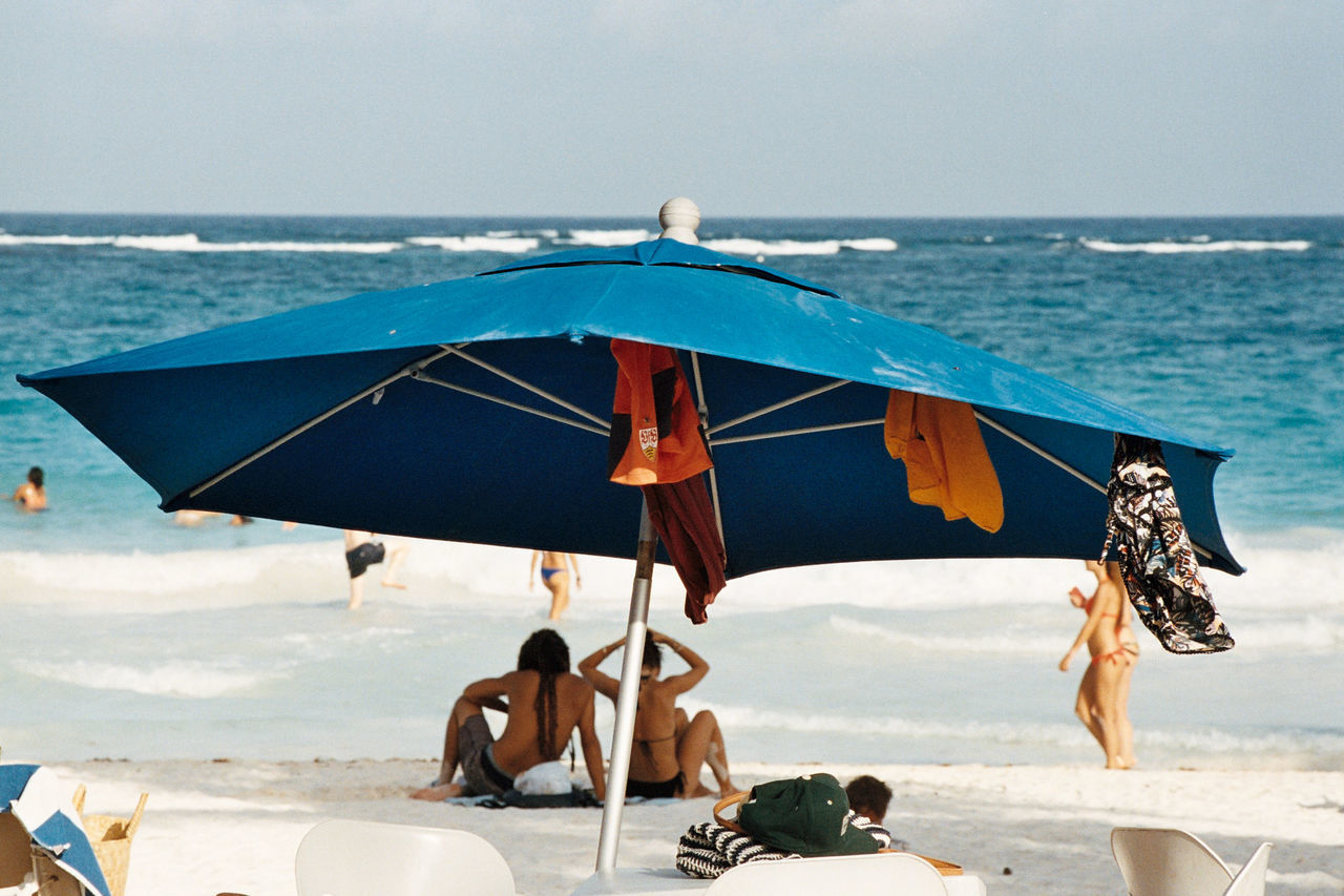 PEOPLE ON BEACH