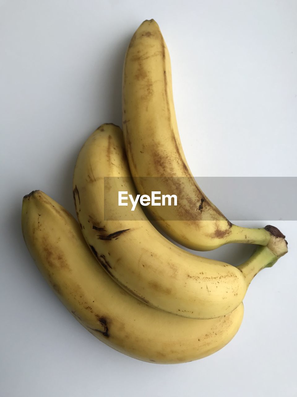 HIGH ANGLE VIEW OF BANANA