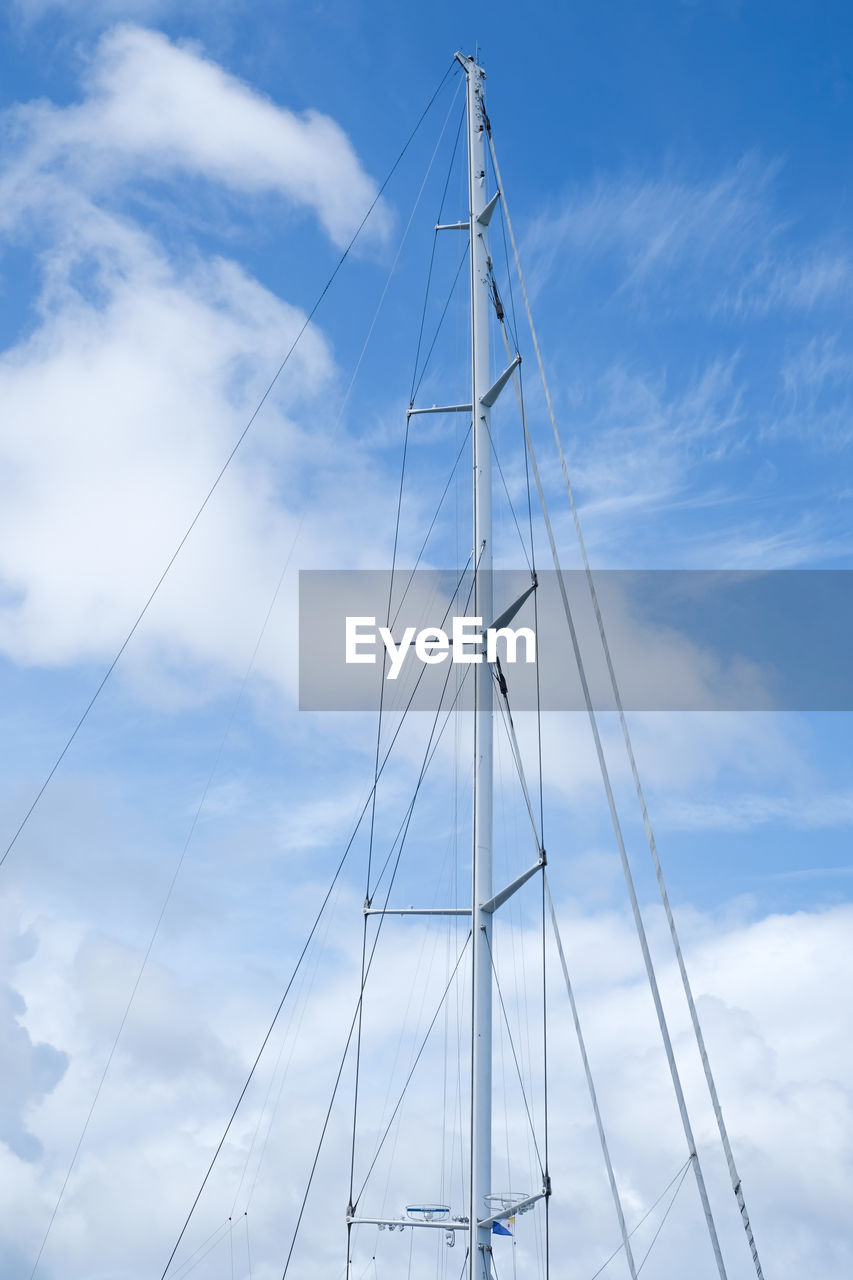 LOW ANGLE VIEW OF SAILBOATS AGAINST SKY