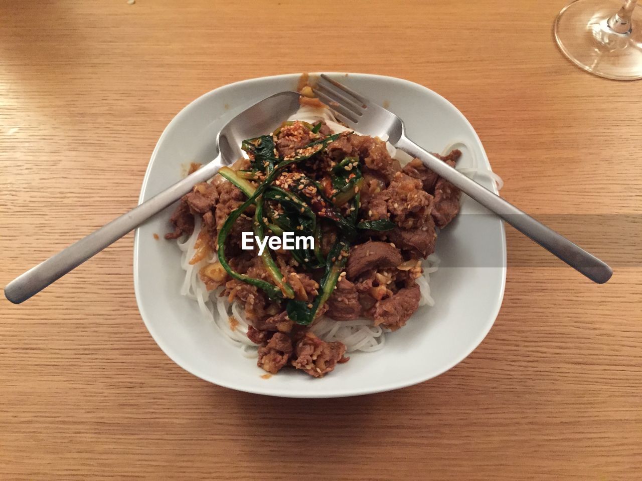 HIGH ANGLE VIEW OF FOOD SERVED IN PLATE