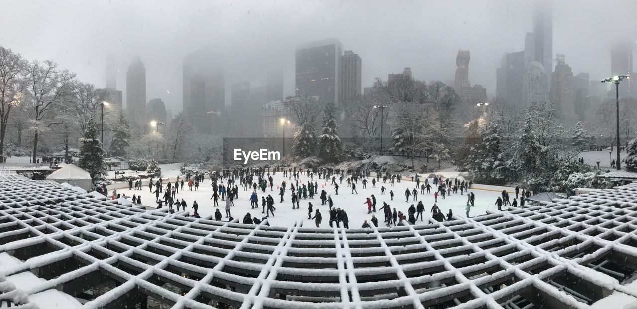 PANORAMIC VIEW OF PEOPLE IN WINTER