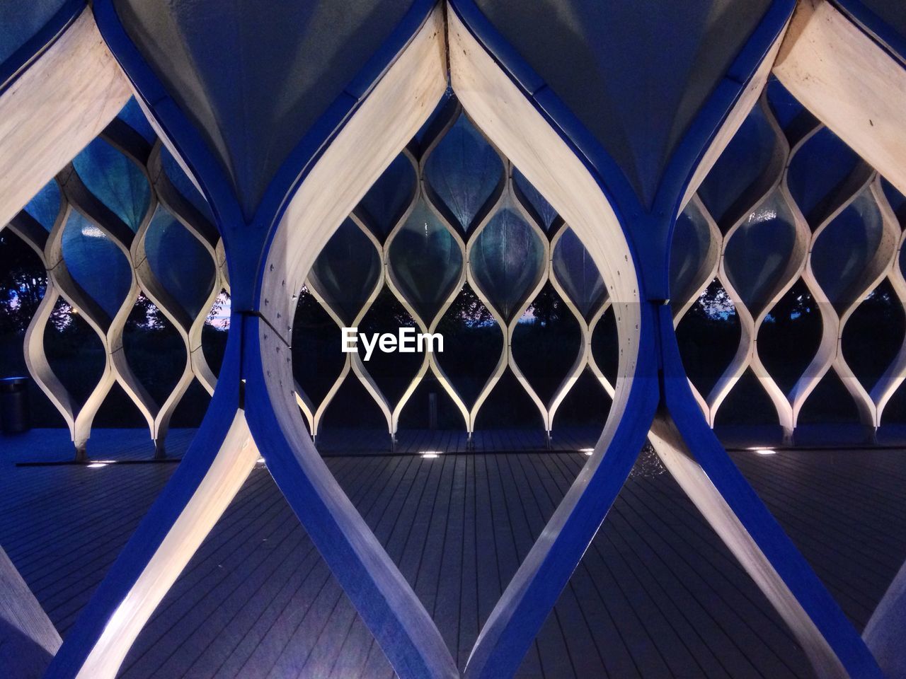 Patterned window at lincoln park zoo