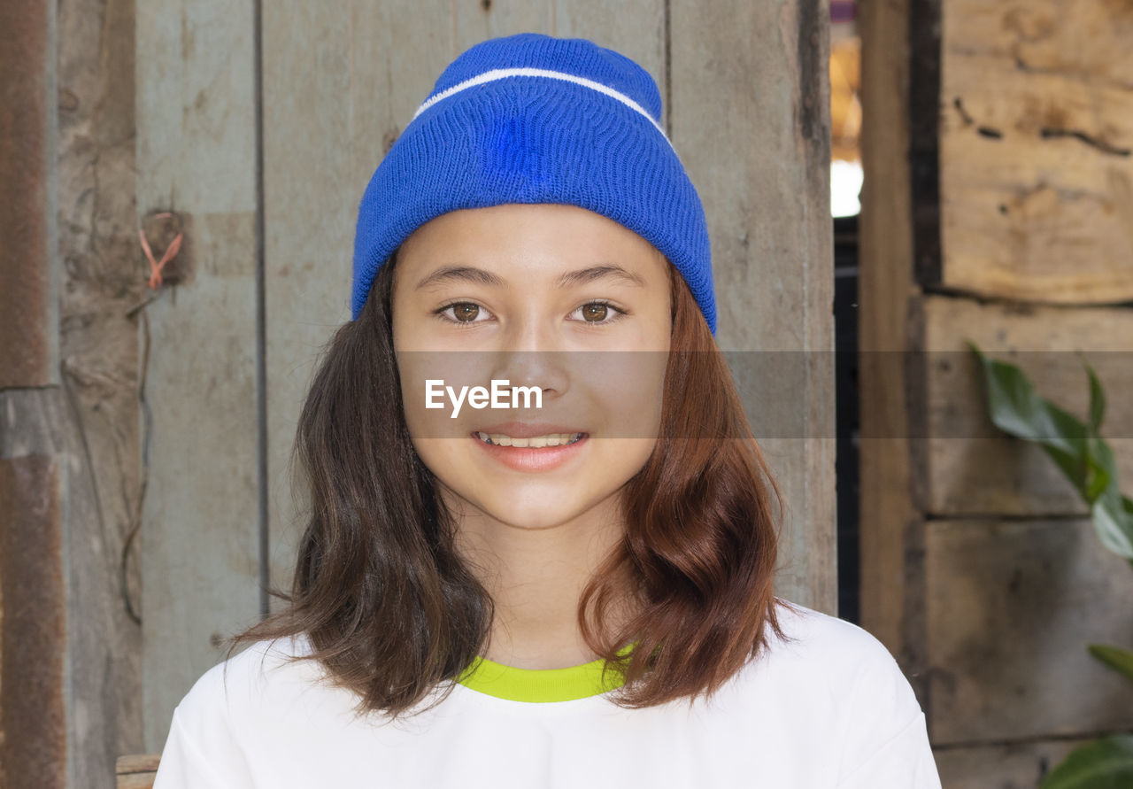 Beautiful girl, model, white teen idol, wearing a hat, knit cap, face, close-up