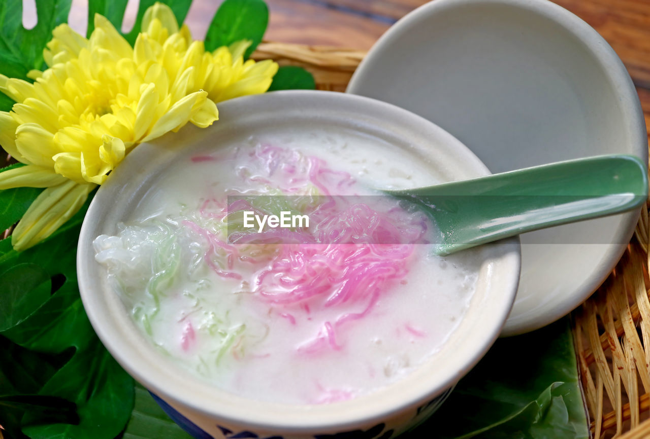 Delectable chilled sweet vermicelli in coconut milk, a tasty thai dessert called sarim
