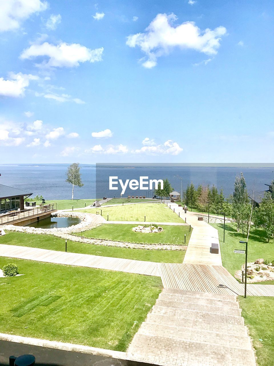 PANORAMIC SHOT OF SEA AGAINST SKY