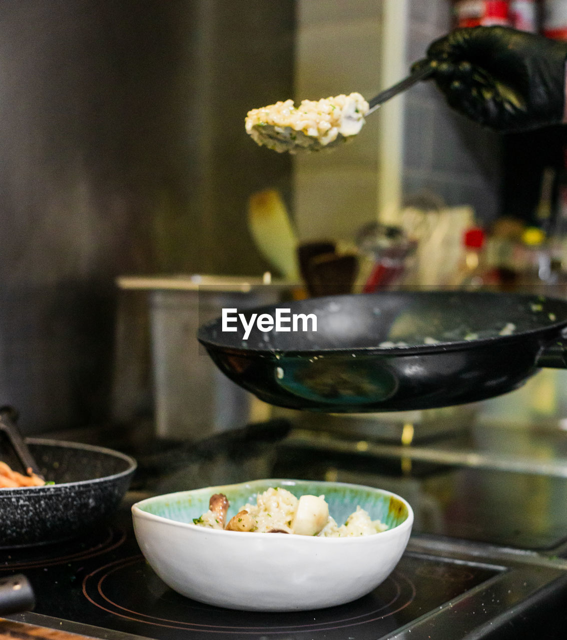 CLOSE-UP OF FOOD ON TABLE