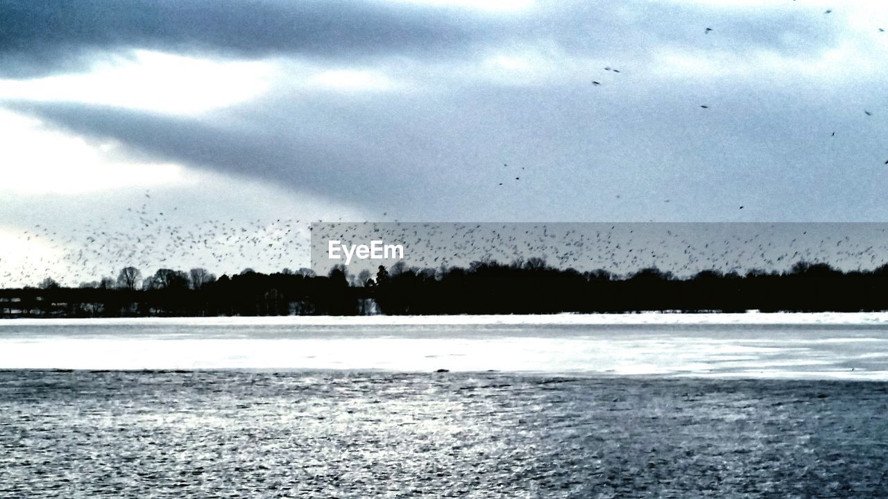 SCENIC VIEW OF RIVER AGAINST SKY