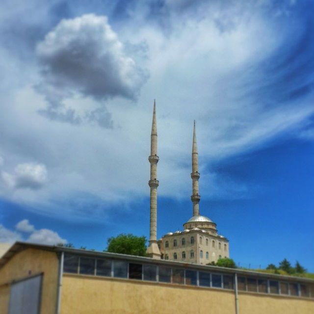 LOW ANGLE VIEW OF CLOUDY SKY