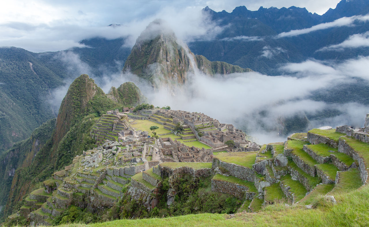 Scenic view of machu picchu against sky