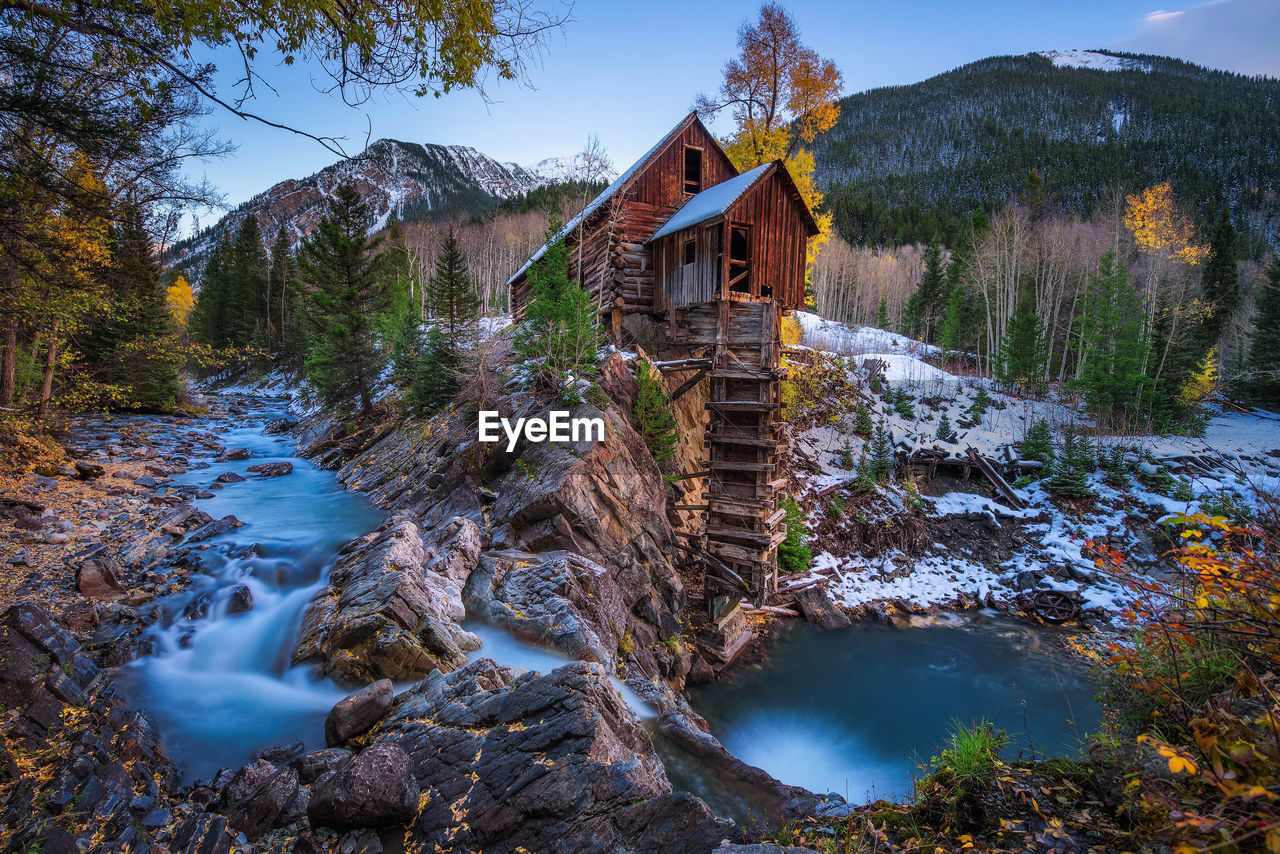 SCENIC VIEW OF RIVER AGAINST SKY