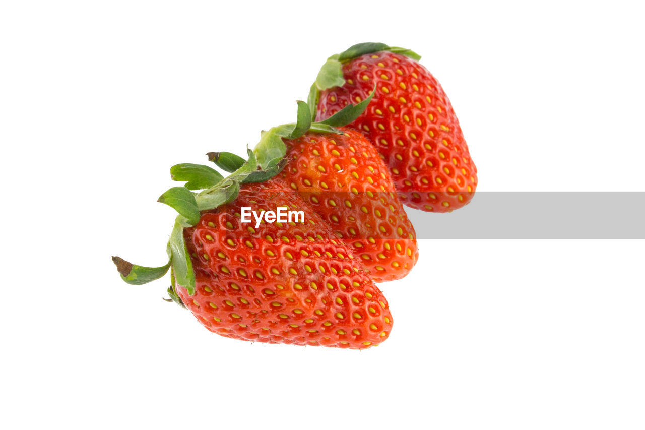 CLOSE-UP OF STRAWBERRIES