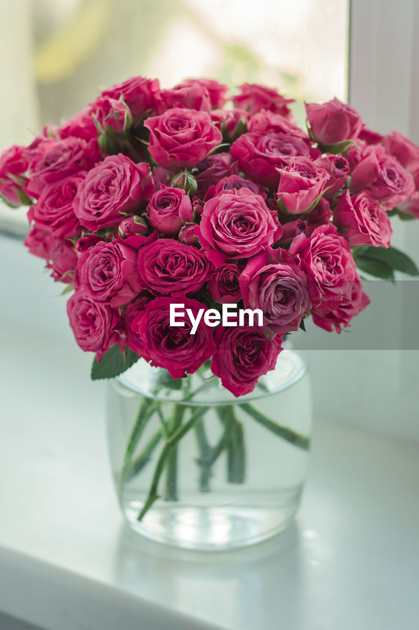 Close-up of rose bouquet on table