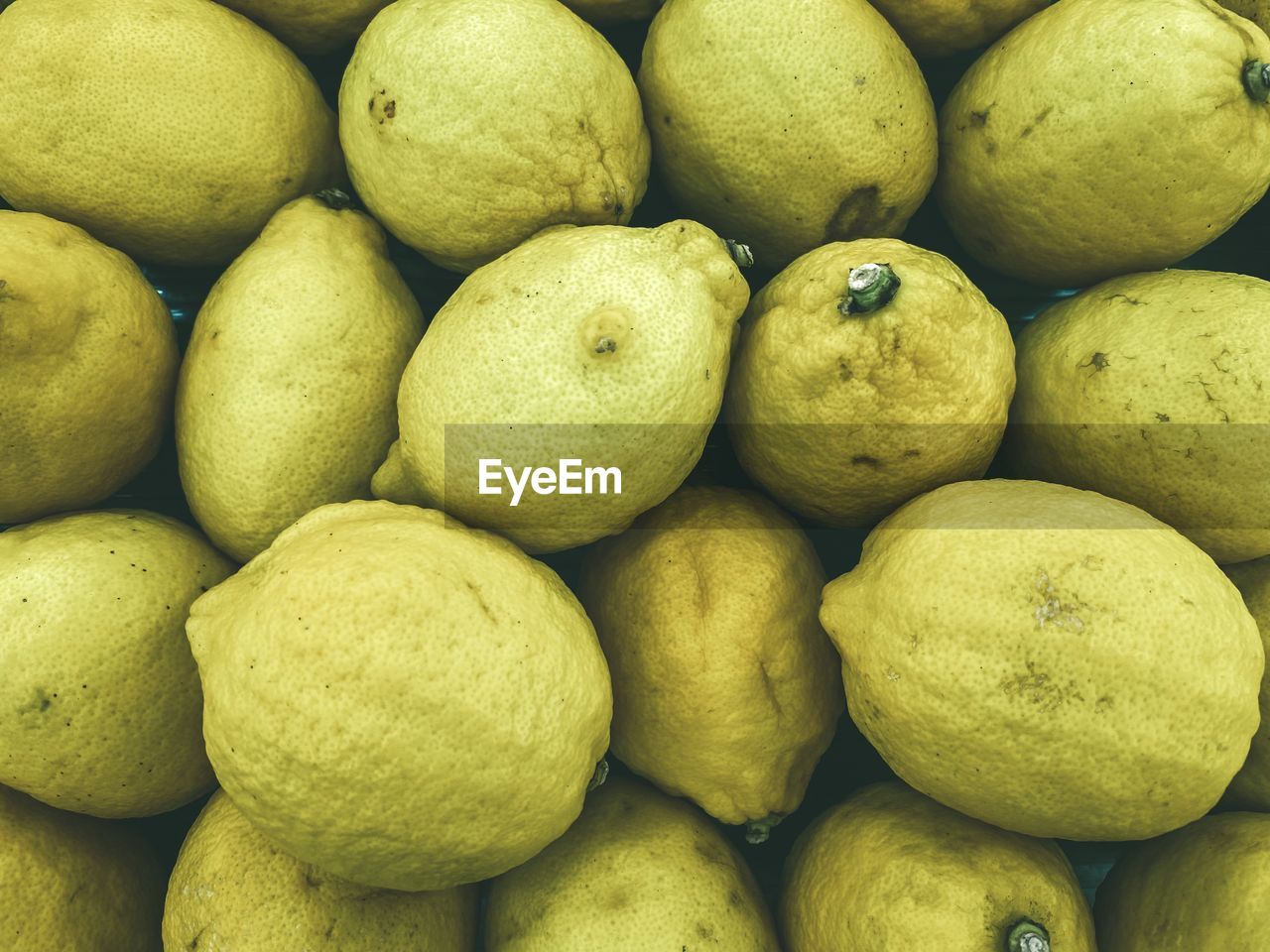 FULL FRAME SHOT OF FRUITS IN MARKET