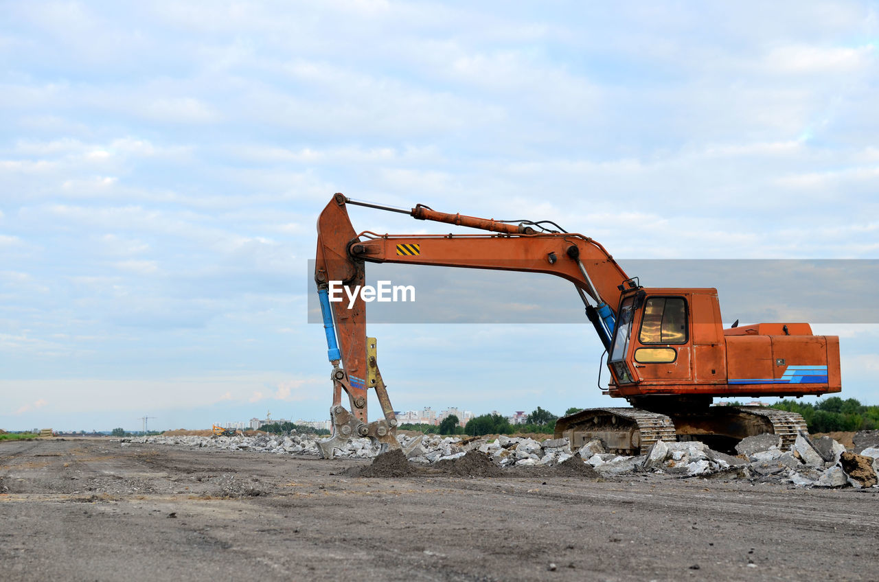 VIEW OF CONSTRUCTION SITE