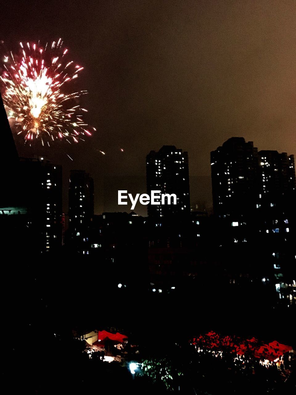 FIREWORKS DISPLAY AT NIGHT