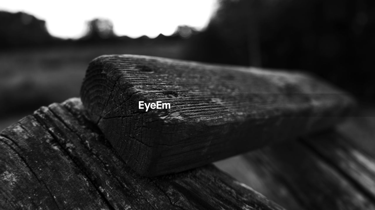 CLOSE-UP OF OLD RUSTY WOOD